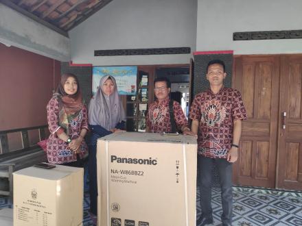 Pemberian Bantuan dari pemerintah Desa